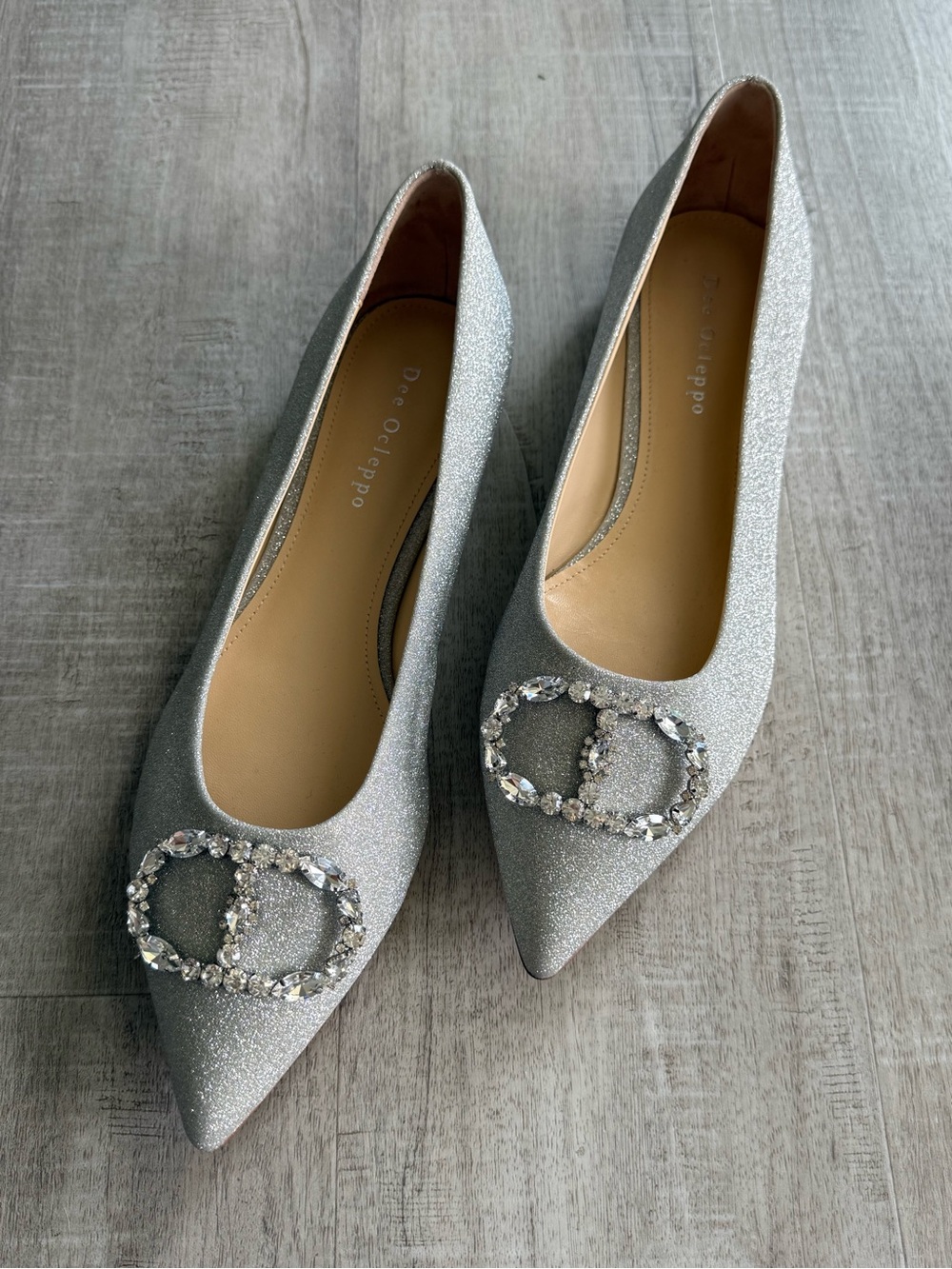 Dee Ocleppo glitter, sparkle, pointed toe, Leather Flats | Silver | women’s 9.5